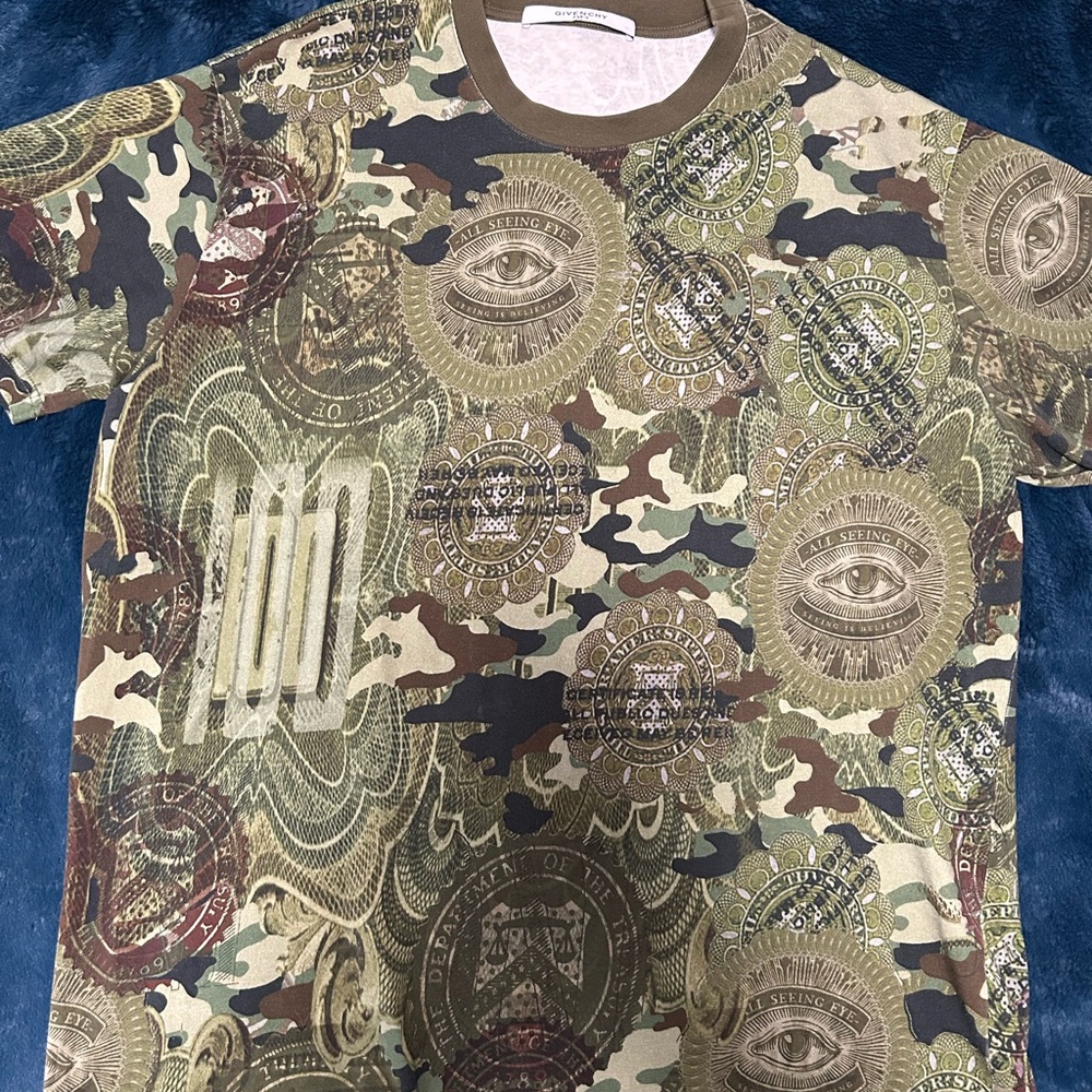 Givenchy tee